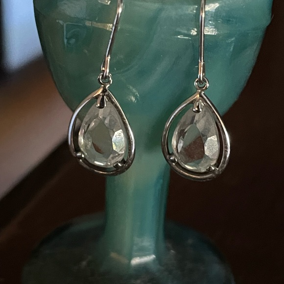 Crystal/silver drop earrings - Picture 2 of 3